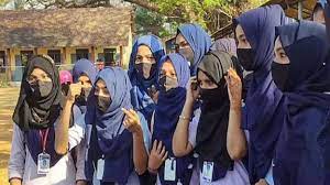 download 4 हिजाब विवाद पर आज भी नहीं हुआ कोई फैसला, कल फिर होगी कर्नाटक हाईकोर्ट में सुनवाई