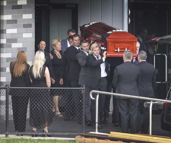 2022 3largeimg 526719116 शेन वॉर्न को निजी अंतिम संस्कार में दी विदाई, मेलबर्न क्रिकेट मैदान पर 30 मार्च को राजकीय सम्मान के साथ दी जायेगी अंतिम विदाई