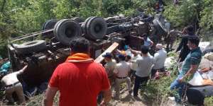 IMG 20220321 WA0008 हिमाचल प्रदेश : श्रद्धालुओं से भरा ट्रक पलटा , अब तक 2 की मौत, 30 घायल
