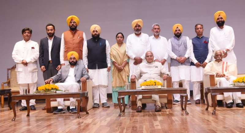 Punjab cabinet १ Punjab Cabinet: सीएम भगवंत मान कैबिनेट में शामिल हुए 10 मंत्री, राज्यपाल ने दिलाई शपथ