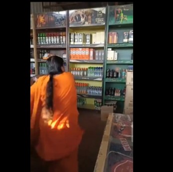 Screenshot 2022 03 14 120451 Madhya Pradesh: उमा भारती ने शराब की दुकान में घुसकर फोड़ी बोतलें, हमलावर हुई कांग्रेस