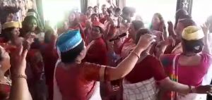 Screenshot 2022 03 17 12.54.53 PM Almora News: अल्मोड़ा में इन दिनों महिला होली की धूम, दिखा उत्साह