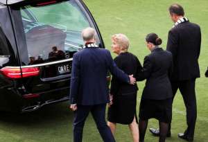 gdg शेन वॉर्न को निजी अंतिम संस्कार में दी विदाई, मेलबर्न क्रिकेट मैदान पर 30 मार्च को राजकीय सम्मान के साथ दी जायेगी अंतिम विदाई