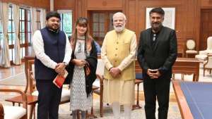 pm modi the kashmir files प्रधानमंत्री नरेंद्र मोदी से मिली 'द कश्मीर फाइल्स' की टीम , की तारीफ, अभिषेक अग्रवाल ने फ़ोटो की शेयर