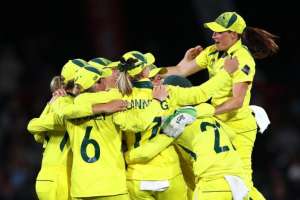 Dominant Australia win World Cup 696x464 1 फाइनल में इंग्लैंड को हरा 7वीं बार वर्ल्ड चैंपियन बना विमेंस ऑस्ट्रेलिया