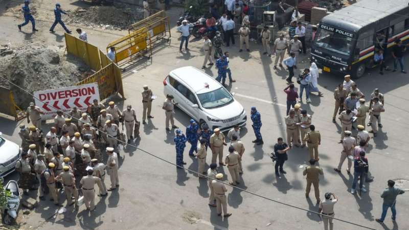 Jahangirpuri Violence 17.02.22 Jahangirpuri Violence: जहांगीरपुरी में बुलडोजर पर सुप्रीम कोर्ट ने लगाई रोक, कल होगी सुनवाई