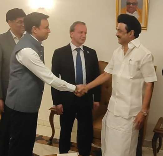 WhatsApp Image 2022 04 02 at 12.22.43 PM एआईसीएफ के अध्यक्ष डॉ संजय कपूर ने तमिलनाडु के मुख्यमंत्री से की मुलाक़ात, भारत को सौंपी शतरंज ओलंपियाड 2022 की मेजबानी
