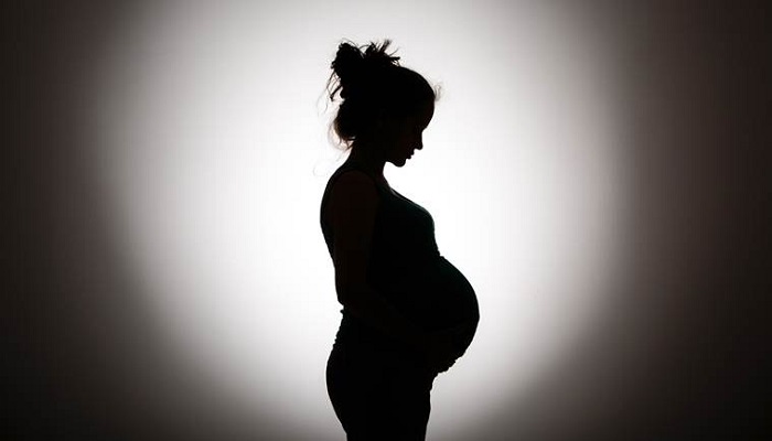 pregnent Solar Eclipse 2022: सूर्य ग्रहण के दौरान गर्भवती महिलाएं गलती से भी ना करें ये काम