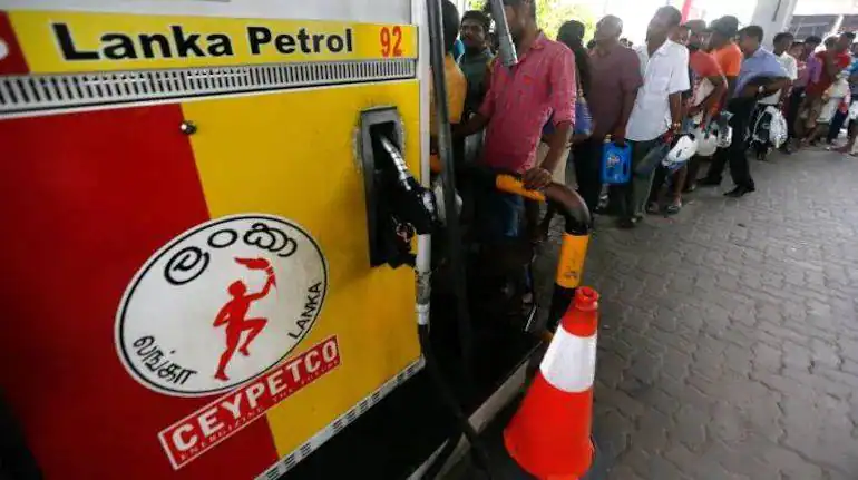srilankapetrol 770x431 1 Sri Lanka Economic Crisis: प्रधानमंत्री रानिल विक्रमसिंघे बोले, श्रीलंका में बचा अब सिर्फ एक दिन का ही पेट्रोल
