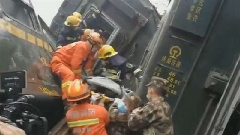 04 06 2022 china bullet train derail 22772105 122559855 चीन : पटरी से उतरे बुलेट ट्रेन के दो डिब्बे, चालक की मौत, कई हुए घायल