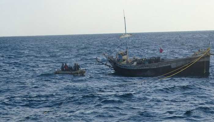 1012180 pakistani boat3455 Indonesia Ferry Sank: इंडोनेशिया के सुलावेसी आइलैंड में डूबी नाव, हादसे में 15 की मौत, 19 लोग लापता