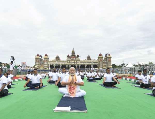 image 600x460 62b13f811347d 1 International Yoga Day: पीएम मोदी, रामनाथ कोविंद सहित कई नेताओं ने किया योग