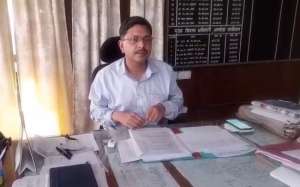 n Almora: अल्मोड़ा में रिक्त चल रहे प्रधान पद पर 27 जून को मतदान, बनाए गए 12 बूथ