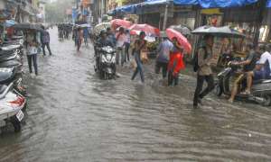 180352 rainweb 1 राजधानी दिल्ली-NCR में भारी बारिश, नोएडा-कर्नाटक में अलर्ट, स्कूल-कॉलेज बंद