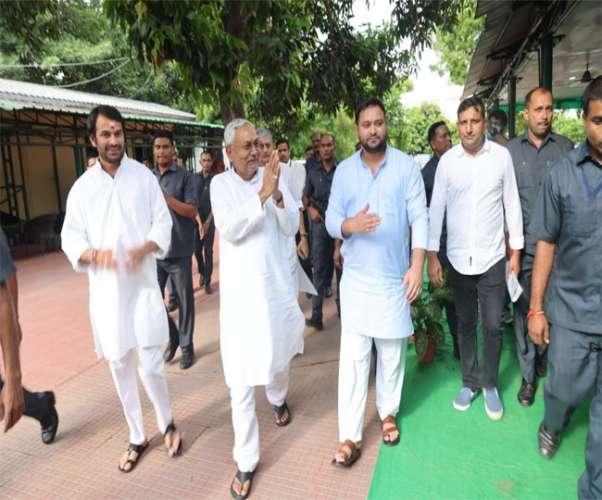 9 8 2022 173129511 nitish tejashwi Bihar Politics: 8वीं बार CM पद की शपथ लेंगे नीतीश, तेजस्वी होंगे डिप्टी सीएम