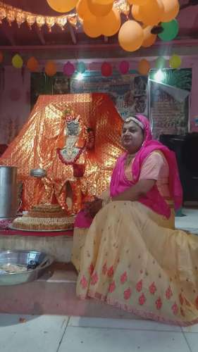 WhatsApp Image 2022 08 20 at 9.42.24 PM UP News: भगवान श्री कृष्ण से शादी की 26वीं सालगिरह पर सखी बाबा ने 26 किलो का केक किया भेट