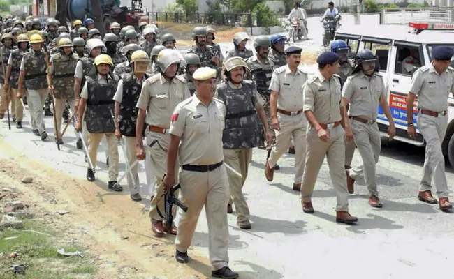 haryana police ram rahim hisar pti 650x400 51503839745 1 पटना में बवाल, फिर सुलगी आग, भीड़ ने पुलिस को खदेड़ा