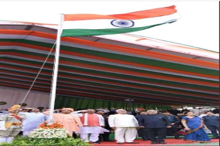 up1 Independence Day: मुख्यमंत्री योगी ने छठीं बार फहराया तिरंगा, प्रदेश की जनता को दी शुभकामनाएं