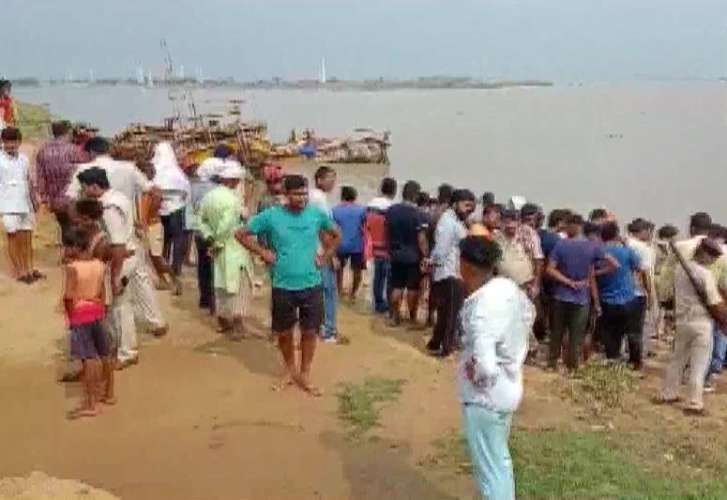 4 1 Bihar: पटना के मनेर में नाव हादसा, 50 से 55 लोग सवार थे, कई लापता