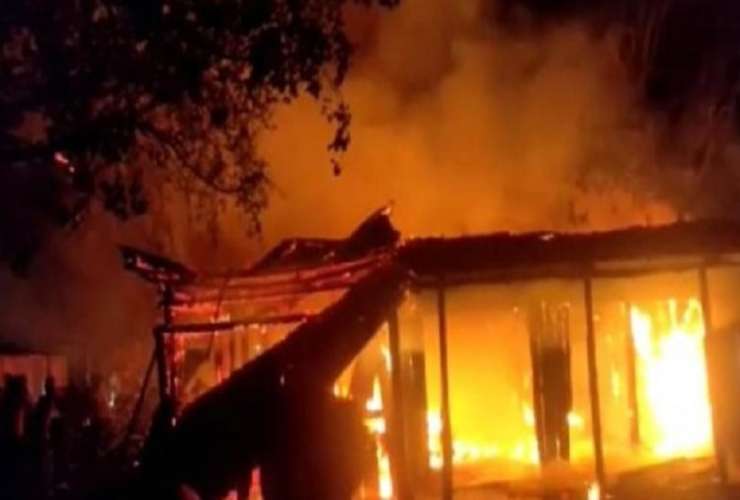 1666929721 जम्मू-कश्मीर के किश्तवाड़ जिले में जले 15 घर, किसी के हताहत की नहीं