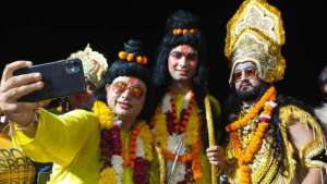 Selfi with Ram Ravan देशभर में धूमधाम से मनाया गया दशहरा, किया गया रावण दहन, लोगों में दिखा उत्साह
