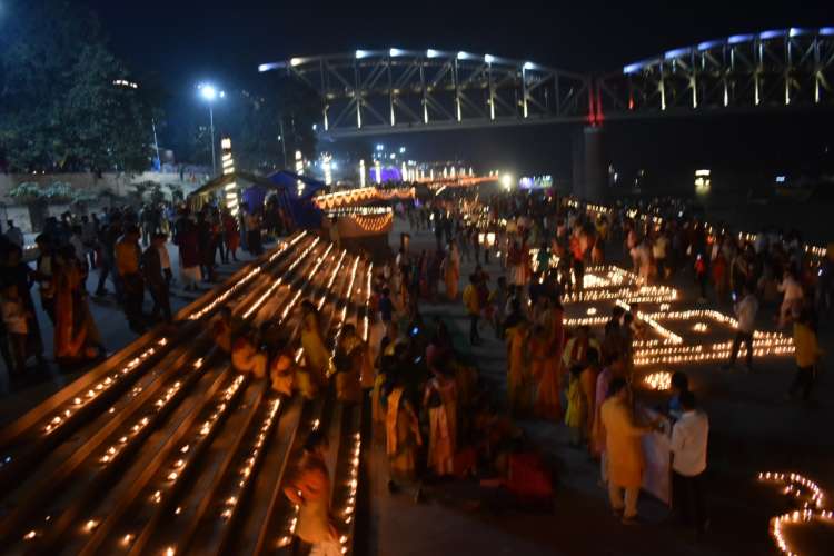 WhatsApp Image 2022 11 07 at 7.48.42 PM 1 Dev Diwali 2022: 21 लाख दीपों से जगमगाए काशी नगरी, लेजर लाइट शो किया मंत्रमुग्ध