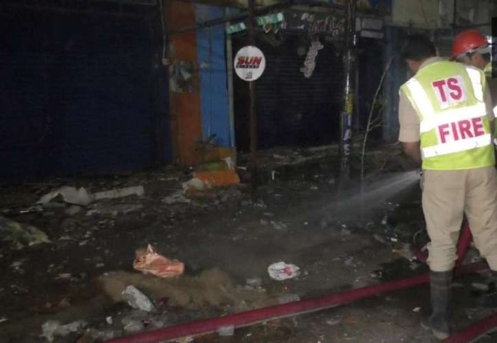 रोररो Telangana Blast: : तेलंगाना के निजामाबाद में केमिकल के डिब्बे में धमाका, एक व्यक्ति जख्मी
