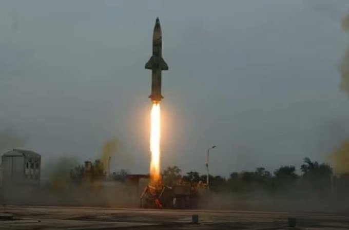 1EySGJnQ Prithvi 2 Missile: डीआरडीओ ने पृथ्वी-2 मिसाइल का किया सफल परीक्षण, जानें इसकी खासियत