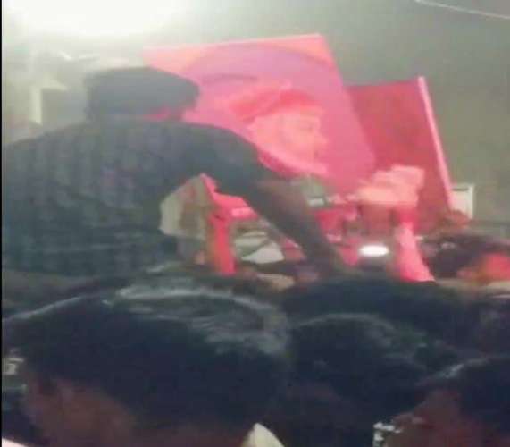 Capture 6 महाराष्ट्र: वाशिम में औरंगजेब की फोटो के साथ डांस करना पड़ा भारी, पुलिस ने 8 लोगों पर किया केस दर्ज