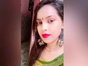rekha युवती को कार से घसीटने का मामला : आरोपियों को फांसी की मांग, गुस्साए लोंगो ने थाने के बाहर किया हंगामा