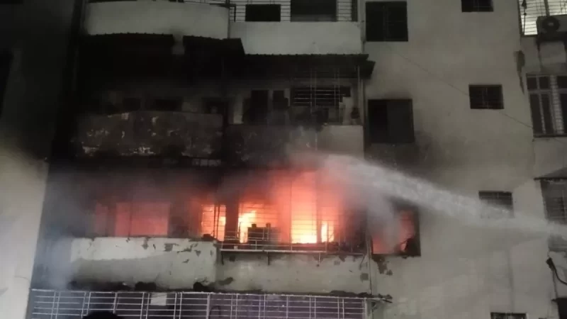 31 01 2023 fire 1 23315195 Jharkhand News: धनबाद में आशीर्वाद अपार्टमेंट में लगी भीषण आग, 14 लोगों की मौत