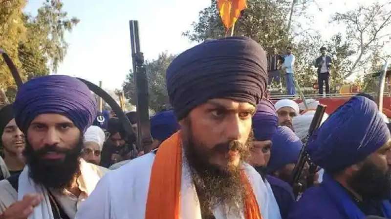 amritpal singh Waris Punjab De: डिब्रूगढ़ जेल में भूख हड़ताल पर बैठा वारिस पंजाब दे प्रमुख अमृतपाल सिंह