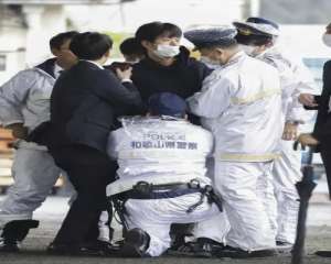 2 जापान में PM की रैली में धमाका, बाल-बाल बचे प्रधानमंत्री, संदिग्ध गिरफ्तार
