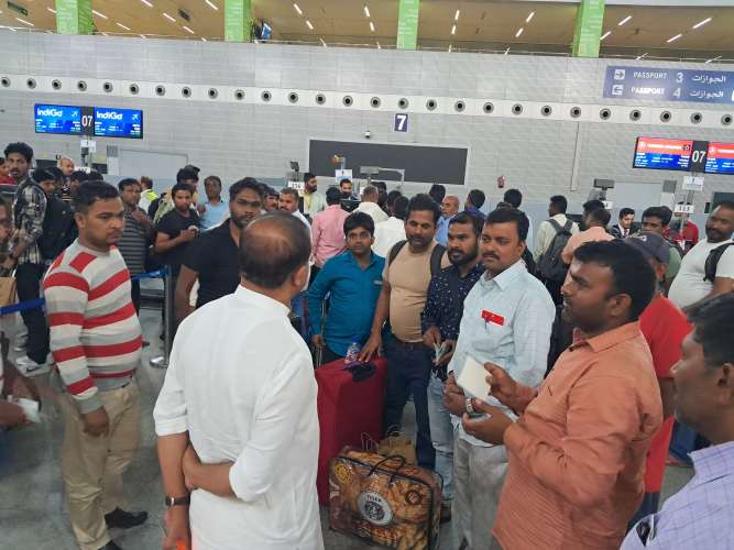 Fu1qVsUX0AEQ1E Sudan Violence: जेद्दा से 231 भारतीय यात्रियों को लेकर नई दिल्ली पहुंचा विमान