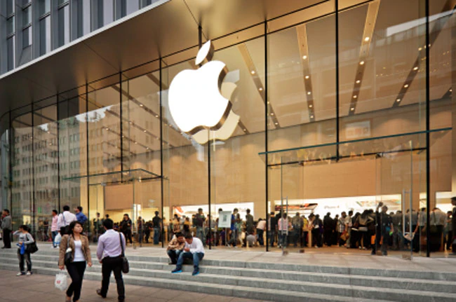 apple 650 072814113711 भारत में पहले एपल स्टोर की ओपनिंग, CEO टिम कुक ने किया उद्घाटन