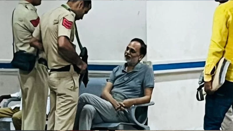 satyendra jain Delhi News: तिहाड़ जेल के बाथरूम चक्कर आने के बाद गिरे सत्येंद्र जैन, अस्पताल में भर्ती