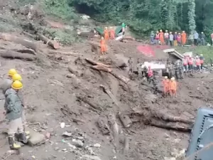 1692076095 हिमाचल प्रदेश में भारी बारिश ने बरपाया कहर, पिछले 48 घंटों में अब तक 55 की मौत