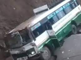 download 15 Himachal News: सुंदरनगर से शिमला जा रही एचआरटीसी बस हुई दुर्घटनाग्रस्त, 12 यात्री घायल