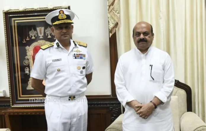 nspector General S Paramesh Coast Guard Region West Meets Governor Chief Minister Officials 1 Indian Coast Guard: भारतीय तटरक्षक बल के अतिरिक्त महानिदेशक बने एस परमेश