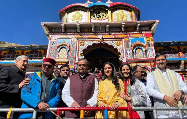 21 Uttarakhand News: उद्योगपति मुकेश अंबानी ने श्री बदरीनाथ धाम में की पूजा अर्चना, बीकेटीसी को किए पांच करोड़ रुपये दान
