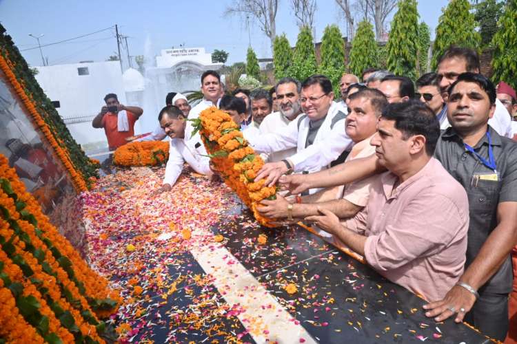 IMG 20231002 WA0008 Uttarakhand News: CM धामी ने राज्य आन्दोलनकारी शहीदों को पुष्पांजलि अर्पित कर दी श्रद्धांजलि