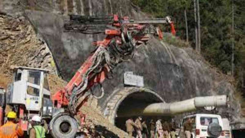 1 Uttarkashi Tunnel Rescue: टनल में अब तक 40 मीटर ड्रिलिंग पूरी, NDRF की टीम इसी से अंदर जाकर निकालेगी मजदूरों को