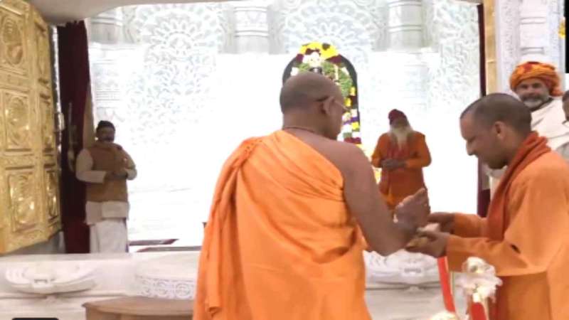 CMyogi CM Yogi In Ayodhya: अयोध्या पहुंचे मुख्यमंत्री योगी आदित्यनाथ, रामलला के किए दर्शन